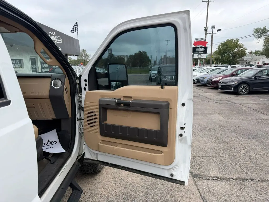 2016 Ford F-350 Super Duty XLT - Photo 12