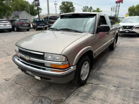 More photos of 1999 Chevrolet S10 Extended Cab Pickup at Tailgate Motor Co. (Fremont South), NE