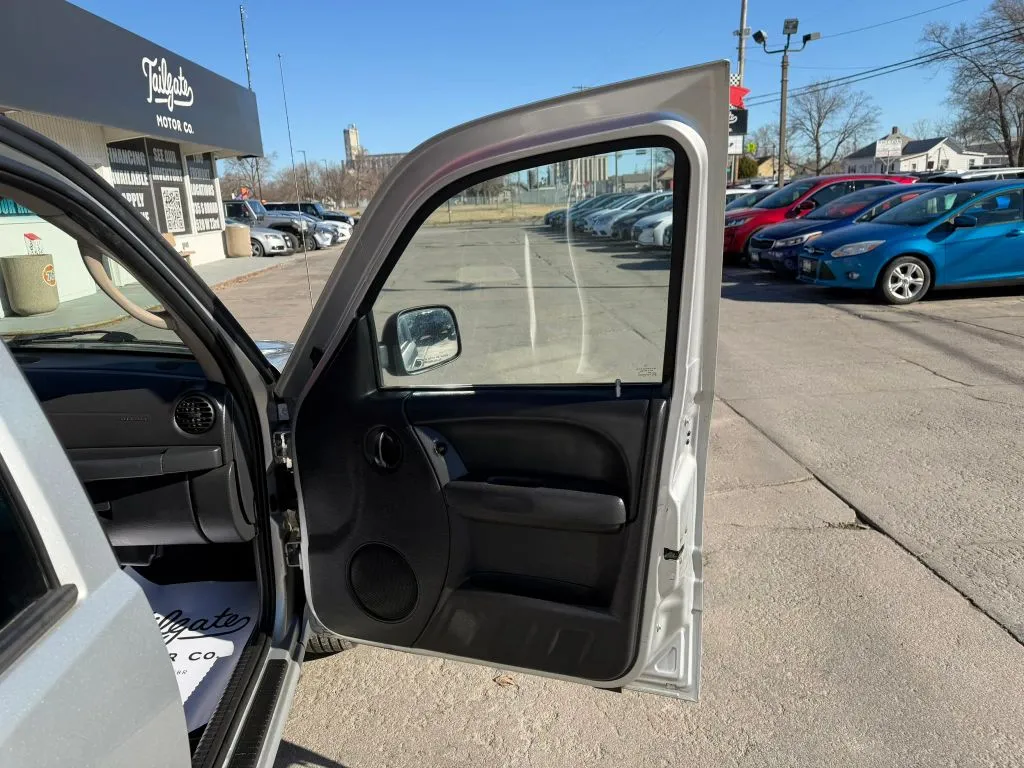 2004 Jeep Liberty Sport - Photo 13