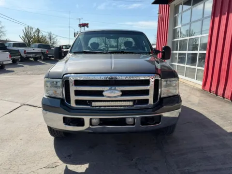 Another view of 2005 Ford F250 Super Duty Super Cab Lariat Pickup 4D 6 3/4 ft for sale in Fremont, NE at Tailgate Motor Co. (Fremont South)