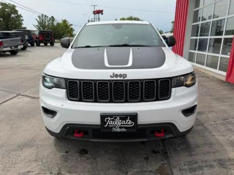 Another view of 2017 Jeep Grand Cherokee Trailhawk Sport Utility 4D for sale in Fremont, NE at Tailgate Motor Co. (Fremont South)