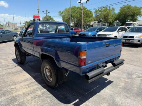 More photos of 1986 Toyota Pickup Base Short Bed 4X4 at Tailgate Motor Co. (Fremont South), NE
