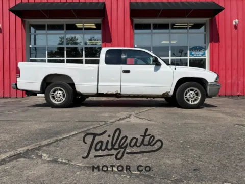 White 2001 Dodge Dakota Club Cab Pickup for sale in Fremont, NE