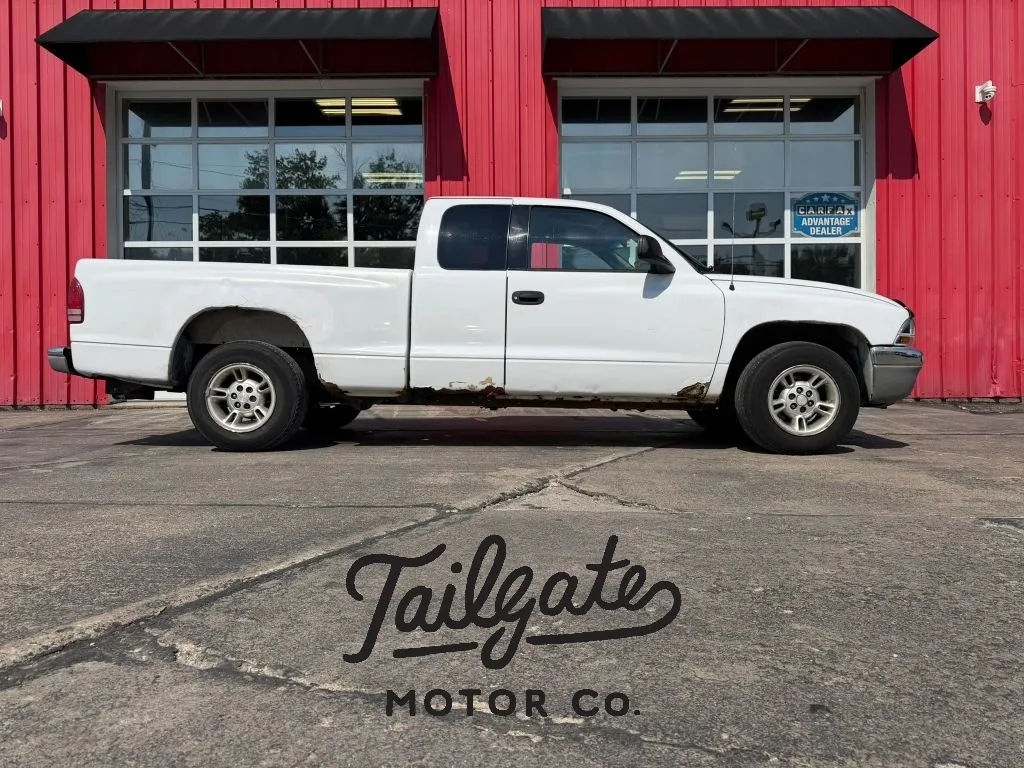 White 2001 Dodge Dakota Club Cab Pickup for sale in Fremont, NE