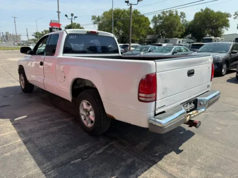 More photos of 2001 Dodge Dakota Club Cab Pickup at Tailgate Motor Co. (Fremont South), NE