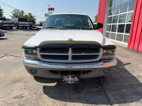 Another view of 2001 Dodge Dakota Club Cab Pickup for sale in Fremont, NE at Tailgate Motor Co. (Fremont South)
