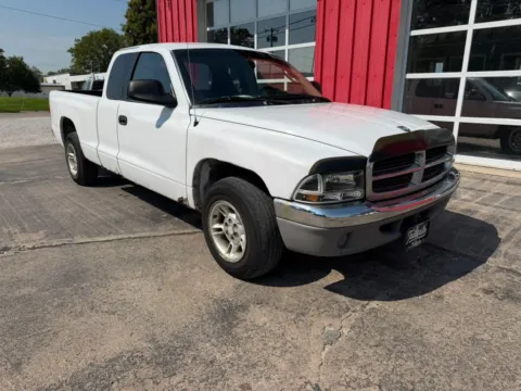 Photos of 2001 Dodge Dakota Club Cab Pickup for sale in Fremont, NE at Tailgate Motor Co. (Fremont South)