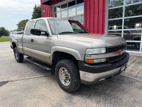 Photos of 2002 Chevrolet Silverado 2500 HD Extended Cab Short Bed for sale in Fremont, NE at Tailgate Motor Co. (Fremont South)