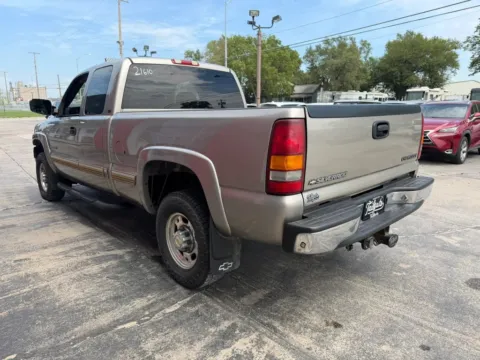 More photos of 2002 Chevrolet Silverado 2500 HD Extended Cab Short Bed at Tailgate Motor Co. (Fremont South), NE