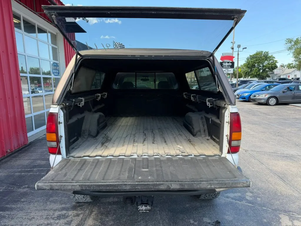 2002 Chevrolet Silverado 2500HD LT - Photo 8