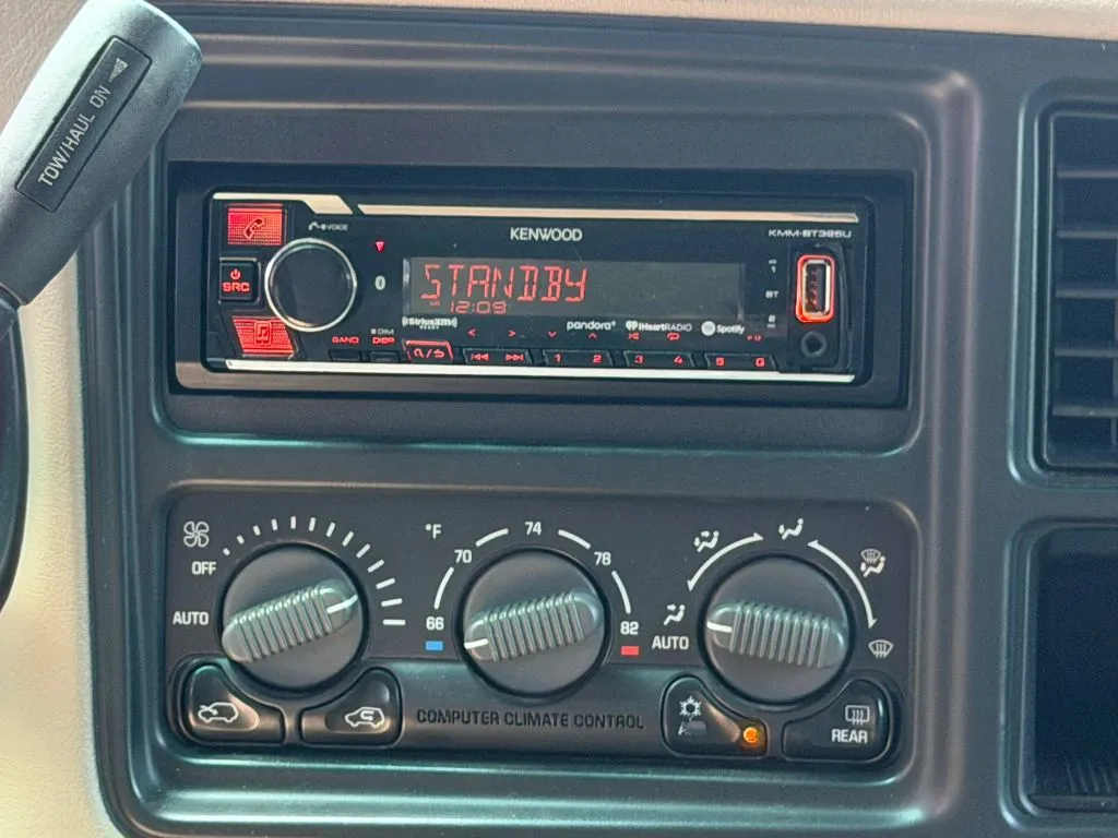 2002 Chevrolet Silverado 2500HD LT - Photo 18