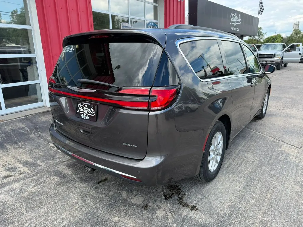 Chrysler Pacifica photo 7