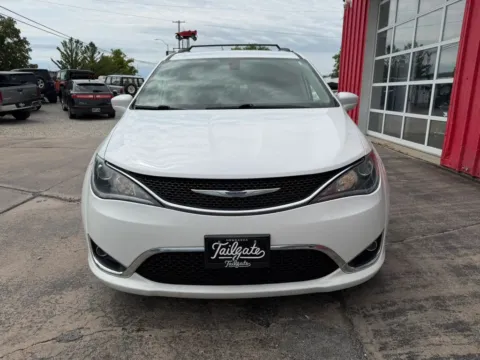 Another view of 2020 Chrysler Pacifica Touring L Minivan 4D for sale in Fremont, NE at Tailgate Motor Co. (Fremont South)