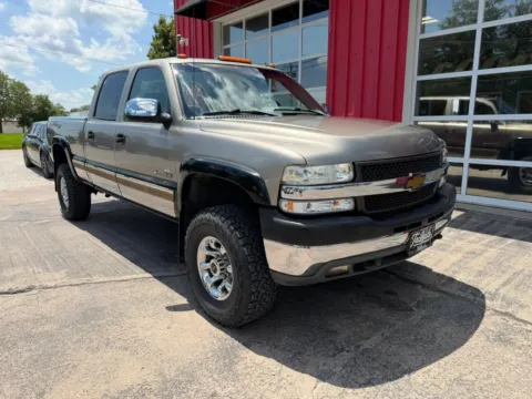 Photos of 2001 Chevrolet Silverado 2500 HD Crew Cab Short Bed for sale in Fremont, NE at Tailgate Motor Co. (Fremont South)