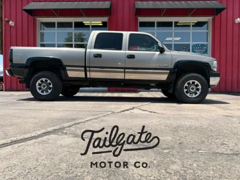 Beige 2001 Chevrolet Silverado 2500 HD Crew Cab Short Bed for sale in Fremont, NE