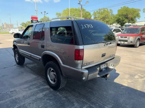 More photos of 2000 Chevrolet Blazer Sport Utility 4D at Tailgate Motor Co. (Fremont South), NE