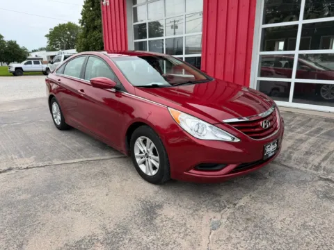 Photos of 2012 Hyundai Sonata GLS Sedan 4D for sale in Fremont, NE at Tailgate Motor Co. (Fremont South)