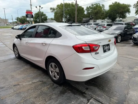 More photos of 2018 Chevrolet Cruze LS Sedan 4D at Tailgate Motor Co. (Fremont South), NE