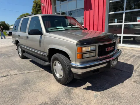 Photos of 1999 GMC Yukon Sport Utility 4D for sale in Fremont, NE at Tailgate Motor Co. (Fremont South)