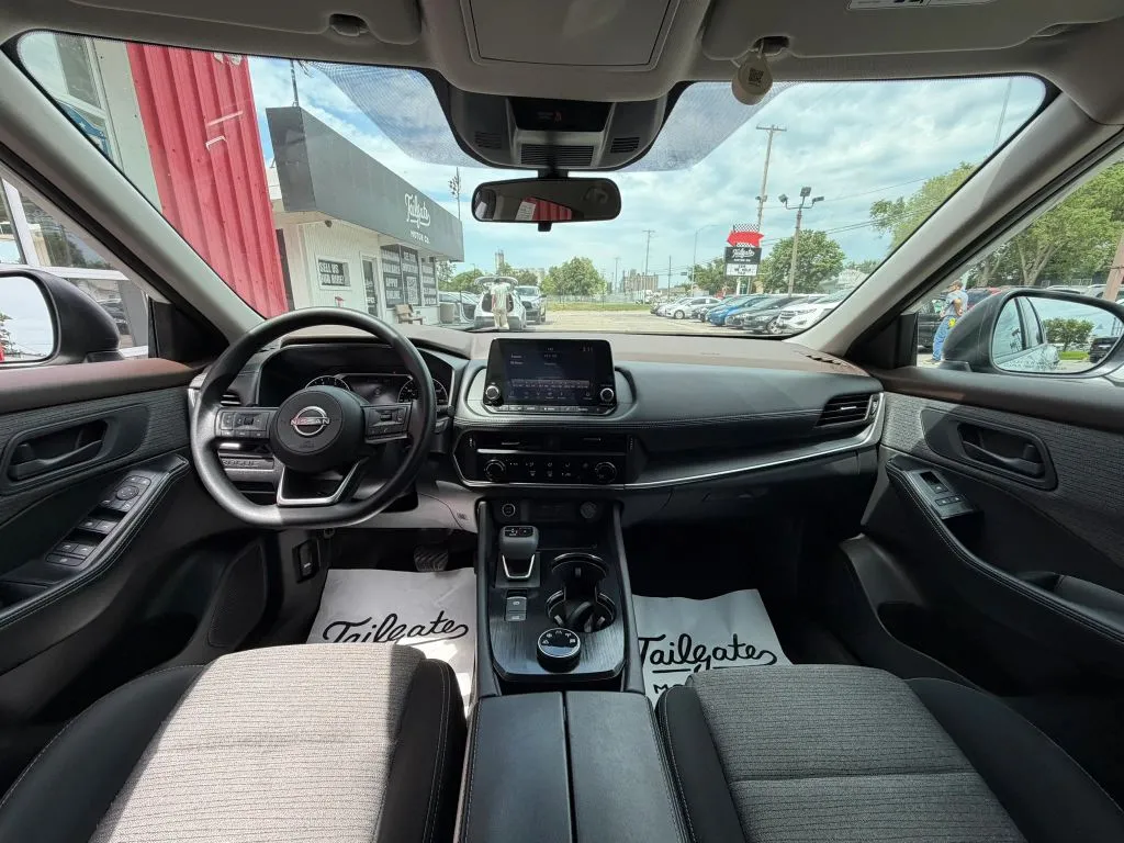 Nissan Rogue photo 17