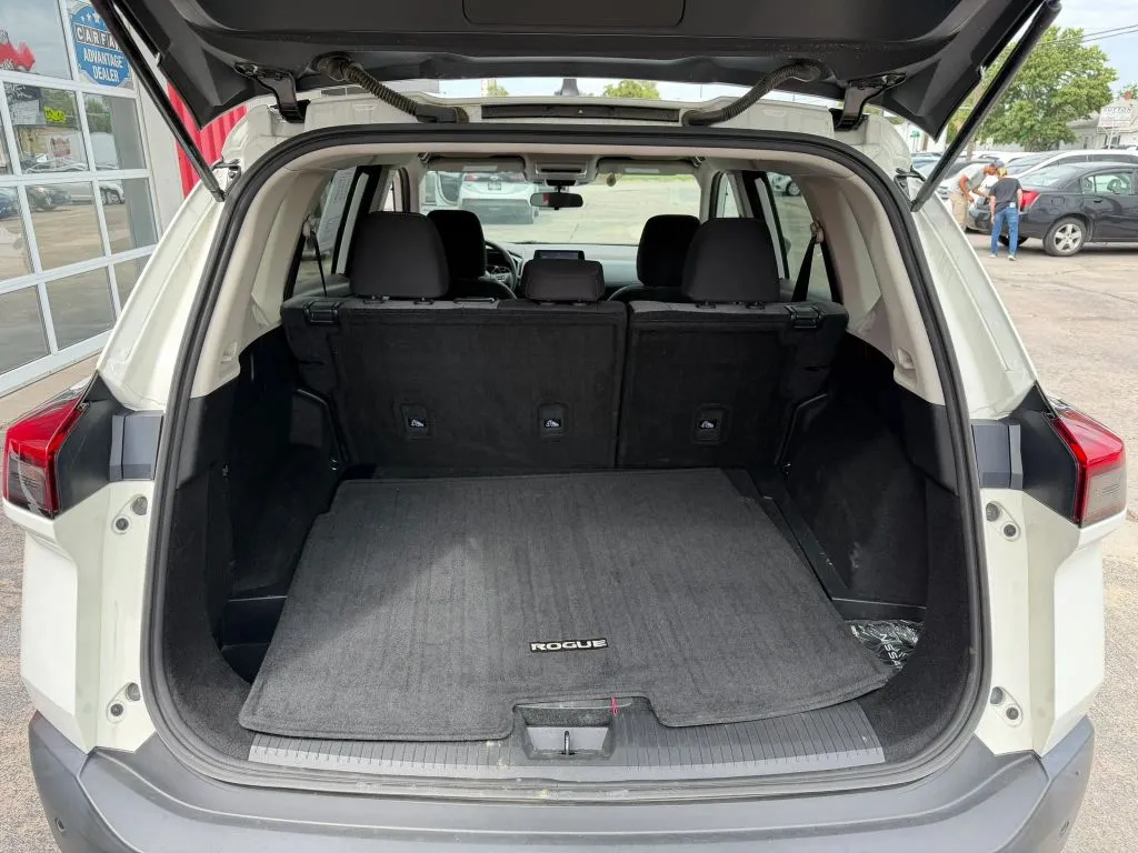 Nissan Rogue photo 8