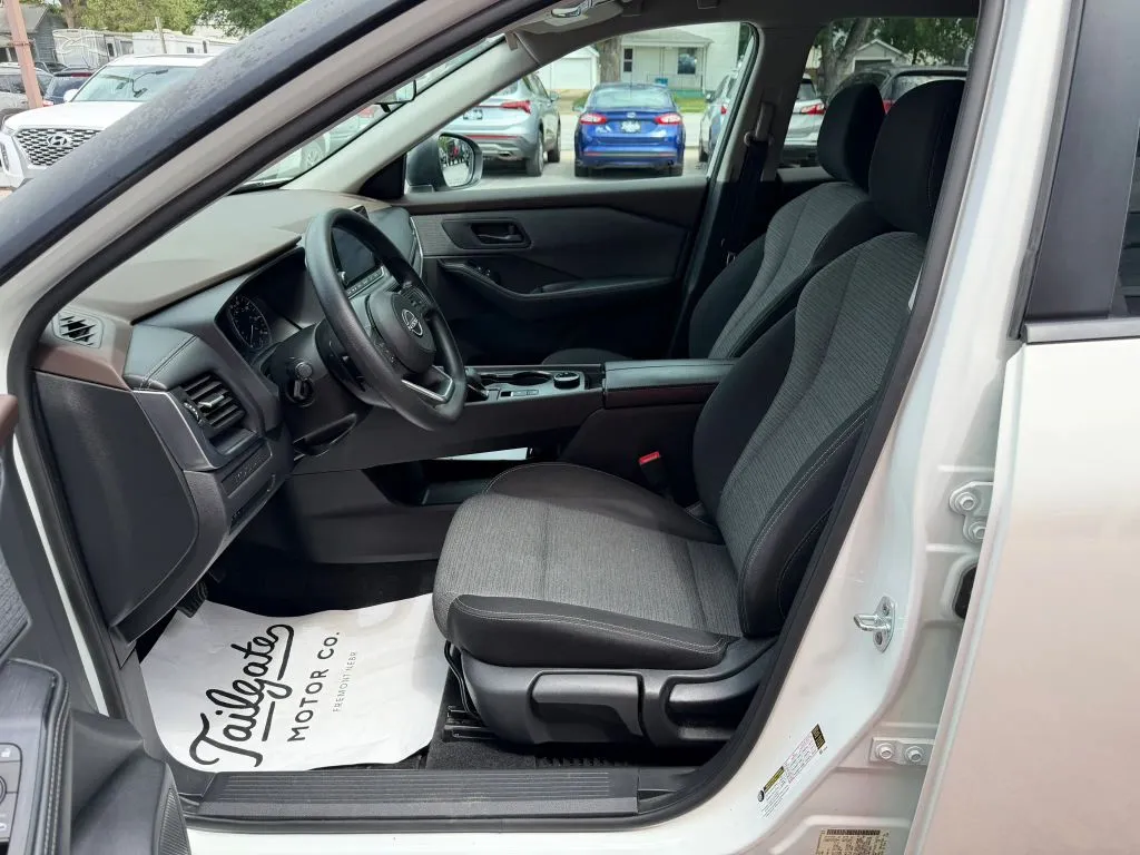 Nissan Rogue photo 10
