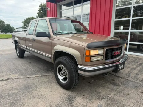 Photos of 1997 GMC 2500 HD Club Coupe Long Bed for sale in Fremont, NE at Tailgate Motor Co. (Fremont South)