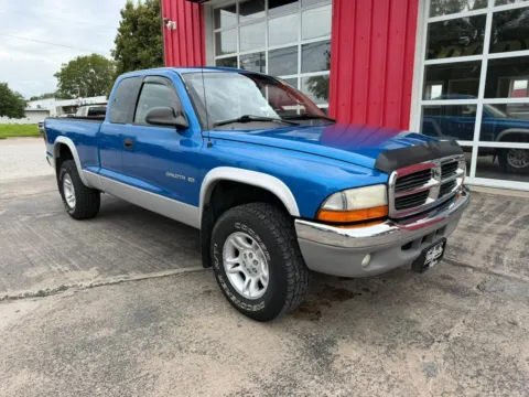 Photos of 2001 Dodge Dakota Club Cab Pickup for sale in Fremont, NE at Tailgate Motor Co. (Fremont South)