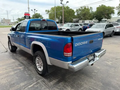 More photos of 2001 Dodge Dakota Club Cab Pickup at Tailgate Motor Co. (Fremont South), NE
