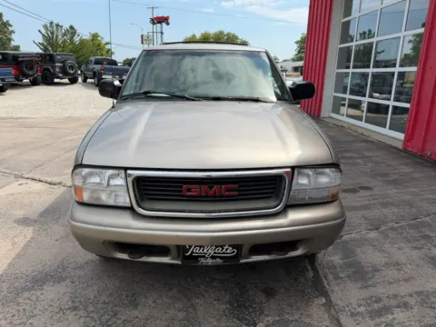 Another view of 2001 GMC Jimmy Sport Utility 4D for sale in Fremont, NE at Tailgate Motor Co. (Fremont South)