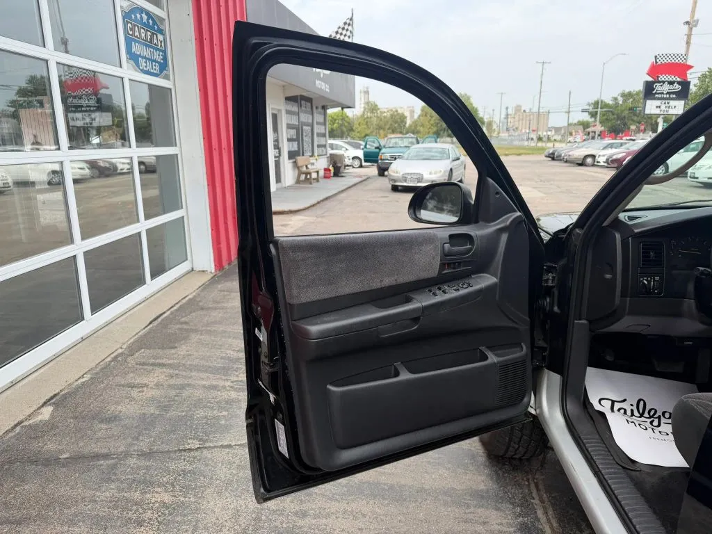 Dodge Dakota photo 9
