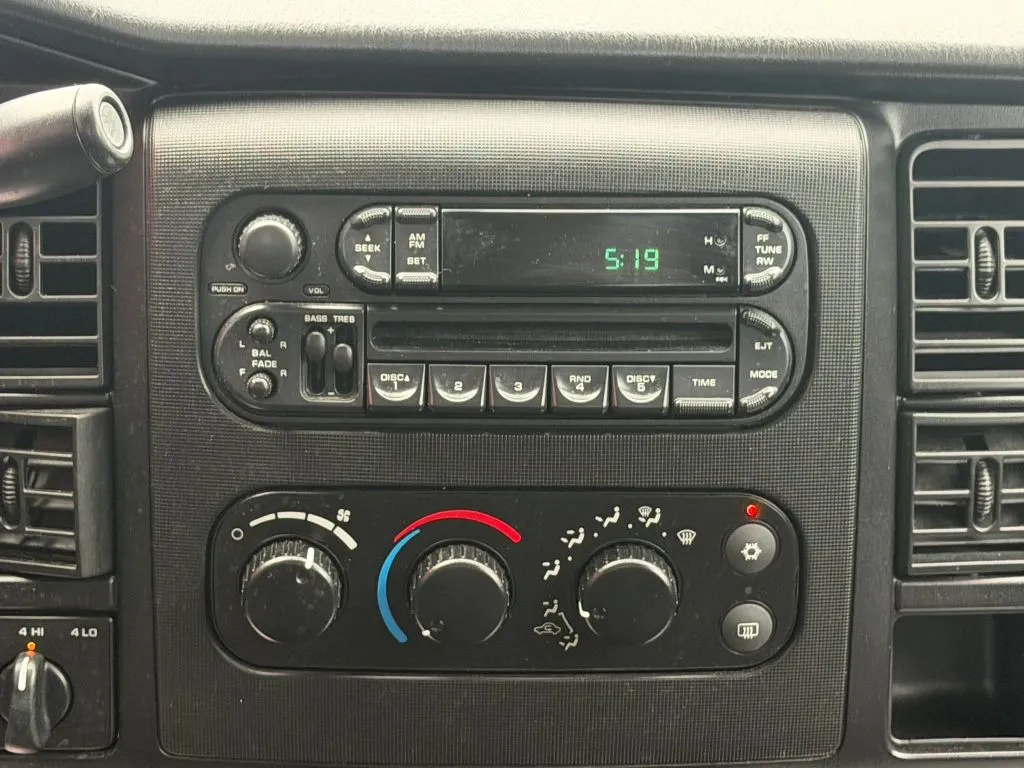 Dodge Dakota photo 18