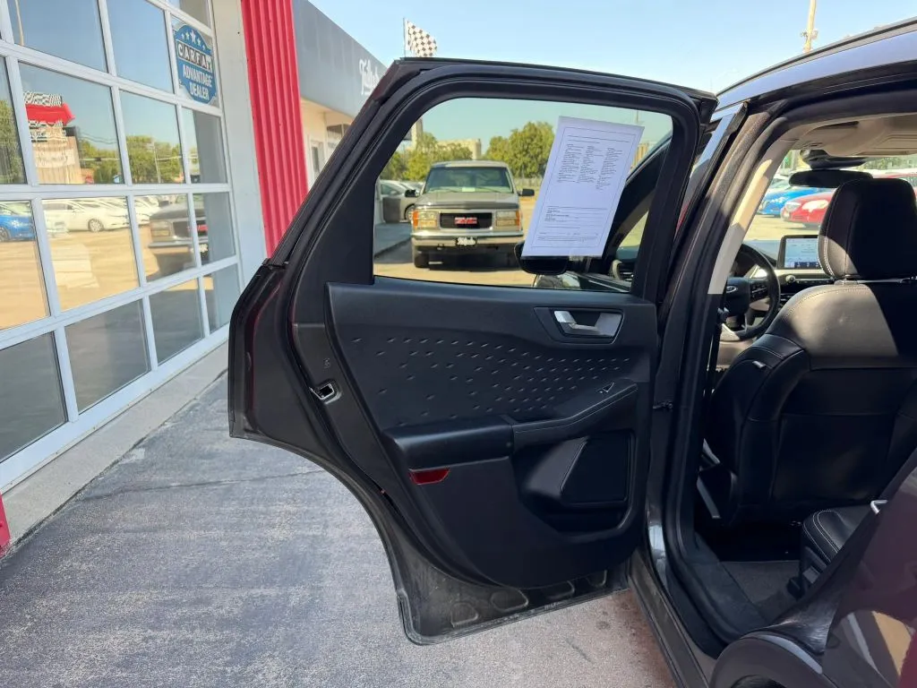 Ford Escape photo 9