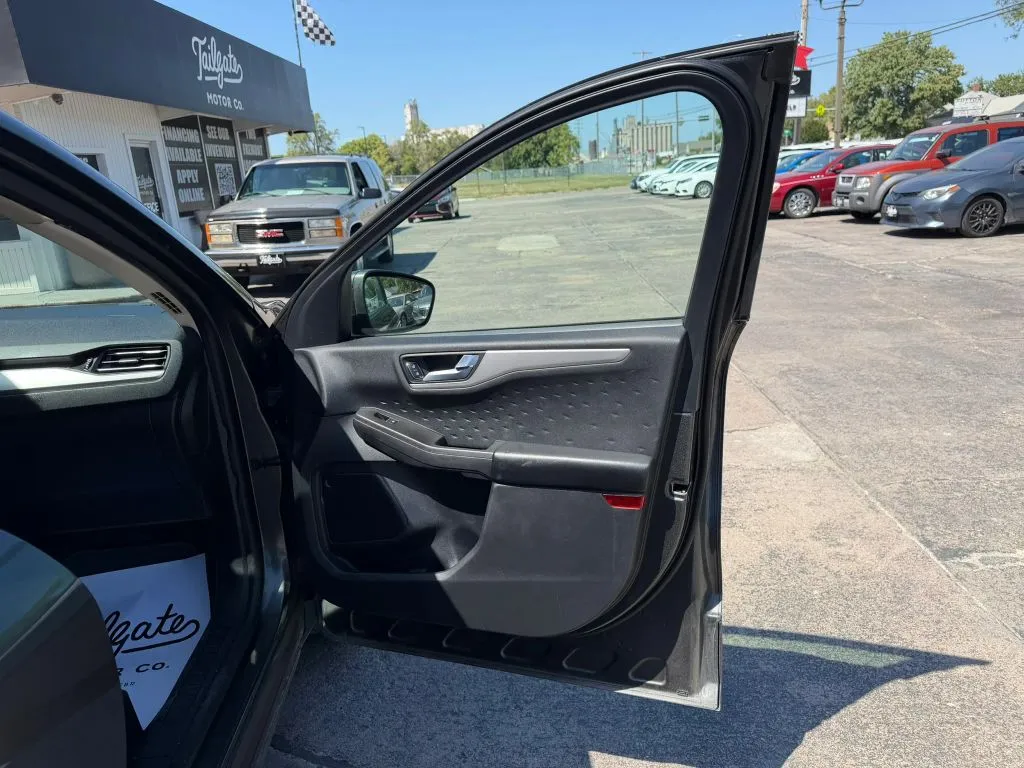 Ford Escape photo 12