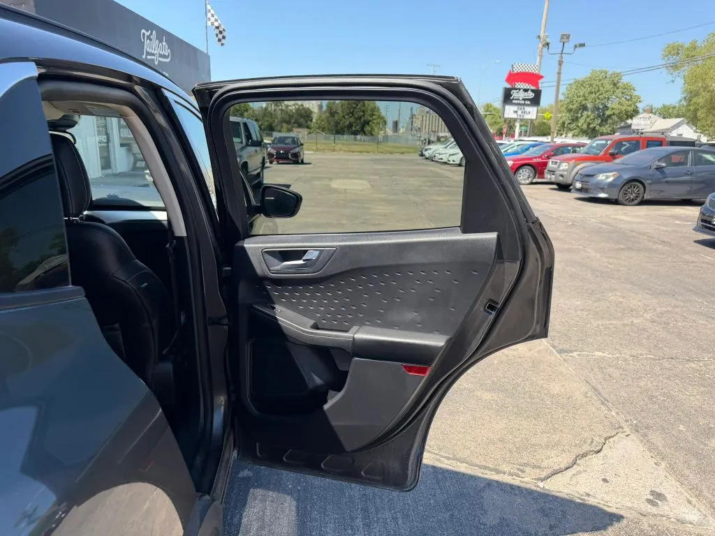Ford Escape photo 14