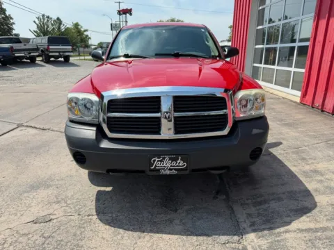 Another view of 2005 Dodge Dakota Club Cab ST Pickup 2D 6 1/2 ft for sale in Fremont, NE at Tailgate Motor Co. (Fremont South)
