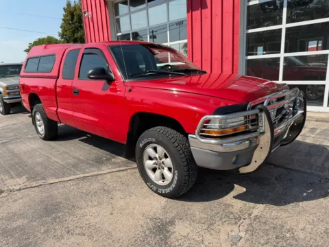 Photos of 2003 Dodge Dakota Club Cab SLT Pickup 2D 6 1/2 ft for sale in Fremont, NE at Tailgate Motor Co. (Fremont South)