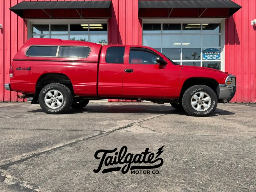 Red 2003 Dodge Dakota Club Cab SLT Pickup 2D 6 1/2 ft for sale in Fremont, NE