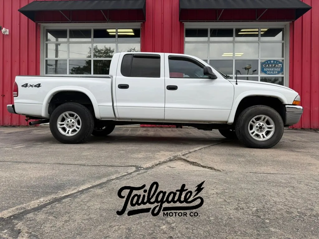 White 2004 Dodge Dakota Quad Cab SLT Pickup 4D 5 1/2 ft for sale in Fremont, NE
