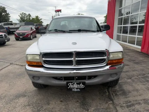 Another view of 2004 Dodge Dakota Quad Cab SLT Pickup 4D 5 1/2 ft for sale in Fremont, NE at Tailgate Motor Co. (Fremont South)