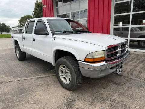 Photos of 2004 Dodge Dakota Quad Cab SLT Pickup 4D 5 1/2 ft for sale in Fremont, NE at Tailgate Motor Co. (Fremont South)