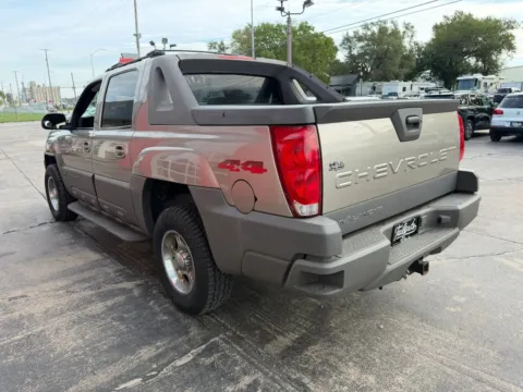 More photos of 2002 Chevrolet Avalanche 2500 Sport Utility Pickup 4D at Tailgate Motor Co. (Fremont South), NE