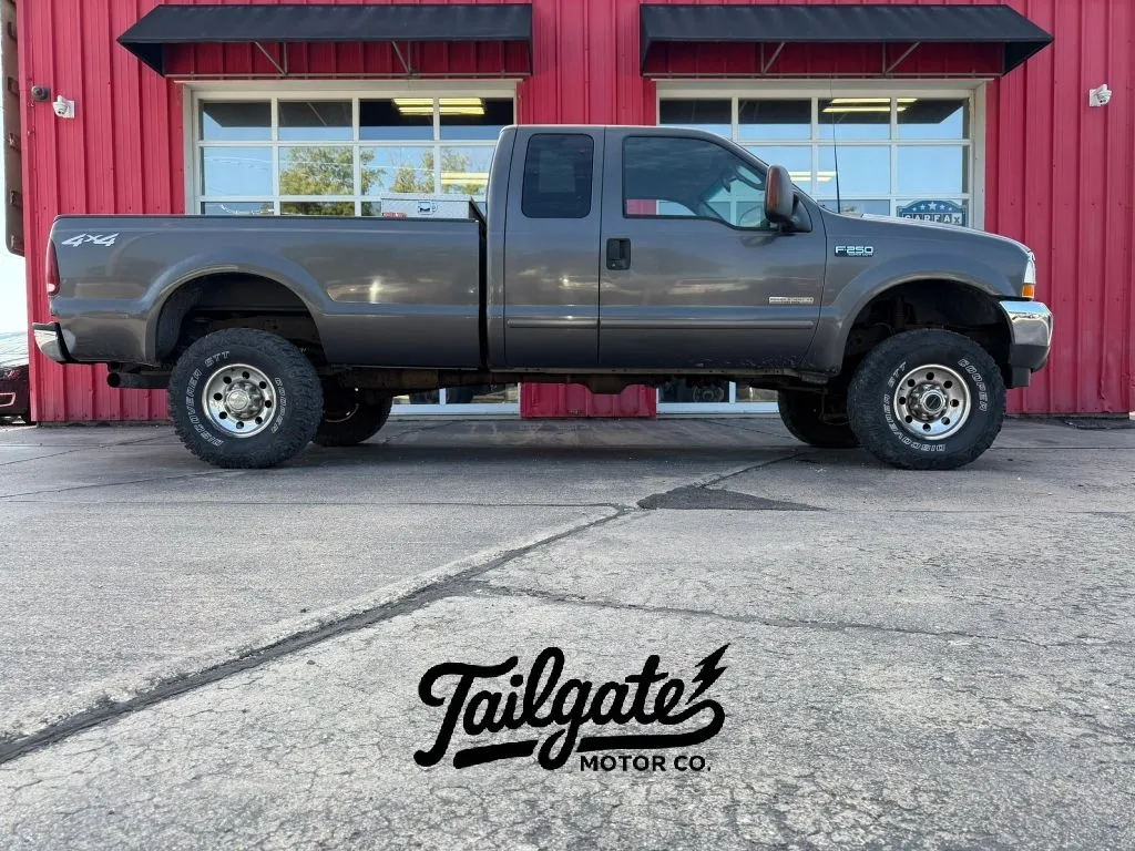 Gray 2003 Ford F250 Super Duty Super Cab Lariat Pickup 4D 6 3/4 ft for sale in Fremont, NE