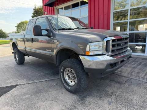 Photos of 2003 Ford F250 Super Duty Super Cab Lariat Pickup 4D 6 3/4 ft for sale in Fremont, NE at Tailgate Motor Co. (Fremont South)