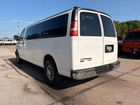 More photos of 2016 Chevrolet Express 3500 Passenger LT Extended Van 3D at Tailgate Motor Co. (Fremont South), NE