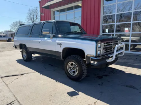 Photos of 1985 Chevrolet Suburban 1500 Scottsdale 4D SUV 4WD for sale in Fremont, NE at Tailgate Motor Co. (Fremont South)