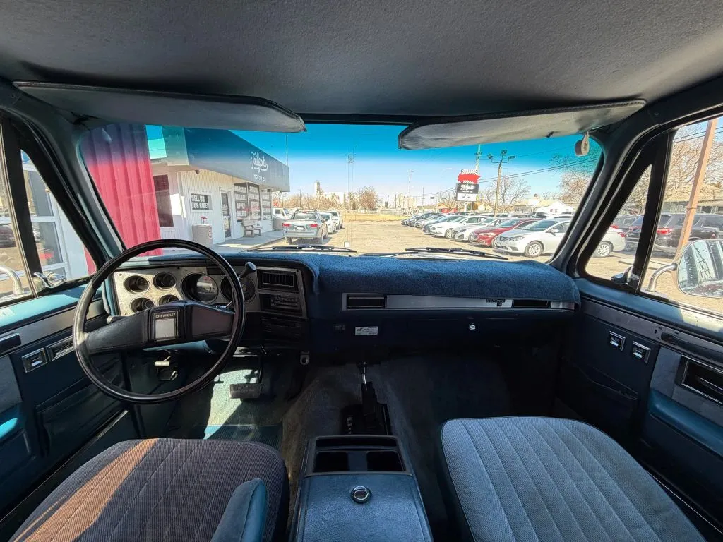 1985 Chevrolet Suburban - Photo 18