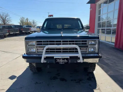 Another view of 1985 Chevrolet Suburban 1500 Scottsdale 4D SUV 4WD for sale in Fremont, NE at Tailgate Motor Co. (Fremont South)