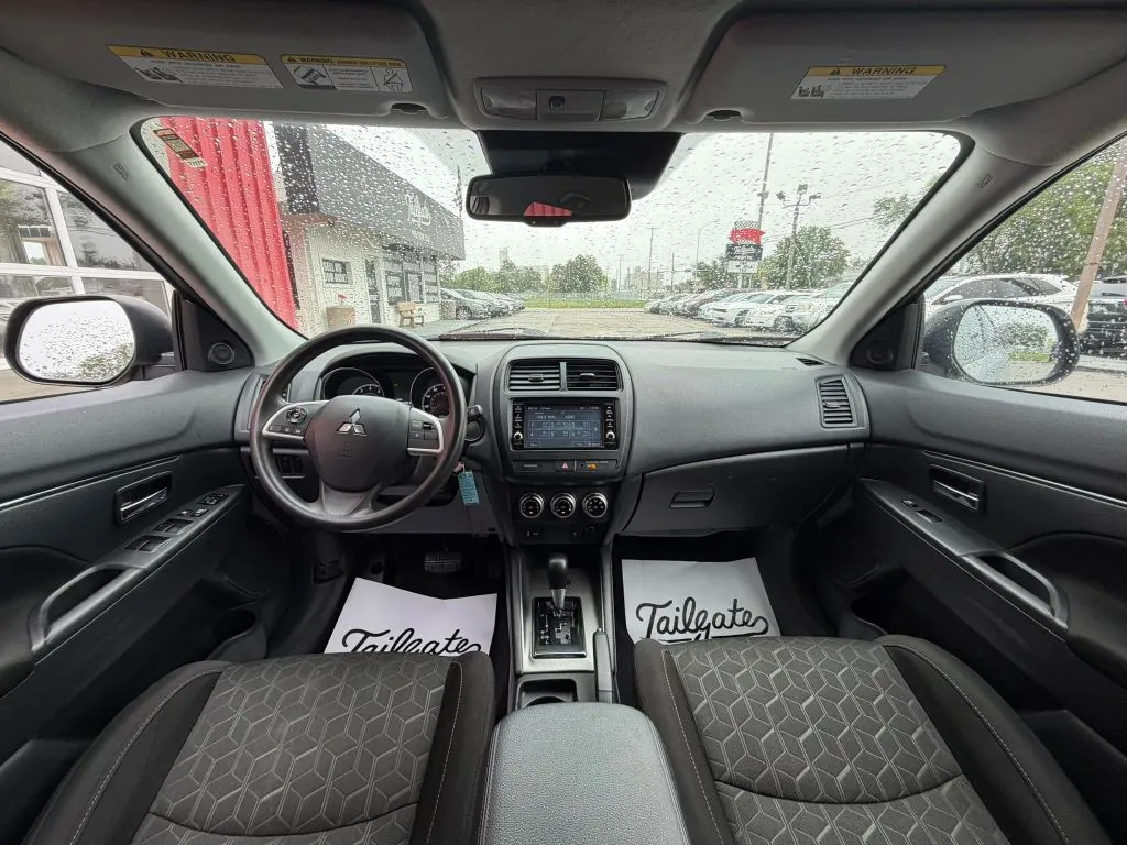 Mitsubishi Outlander Sport photo 17