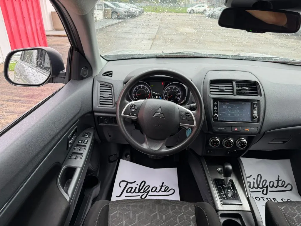 Mitsubishi Outlander Sport photo 19
